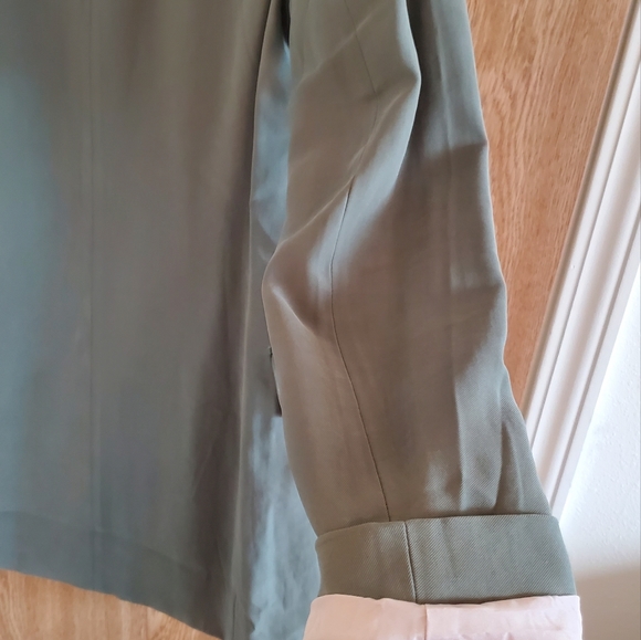 Blazer - Picture 3 of 4